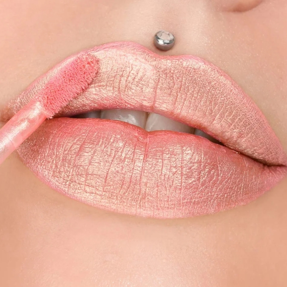 Jeffree Star velour liquid lipstick in Ryland